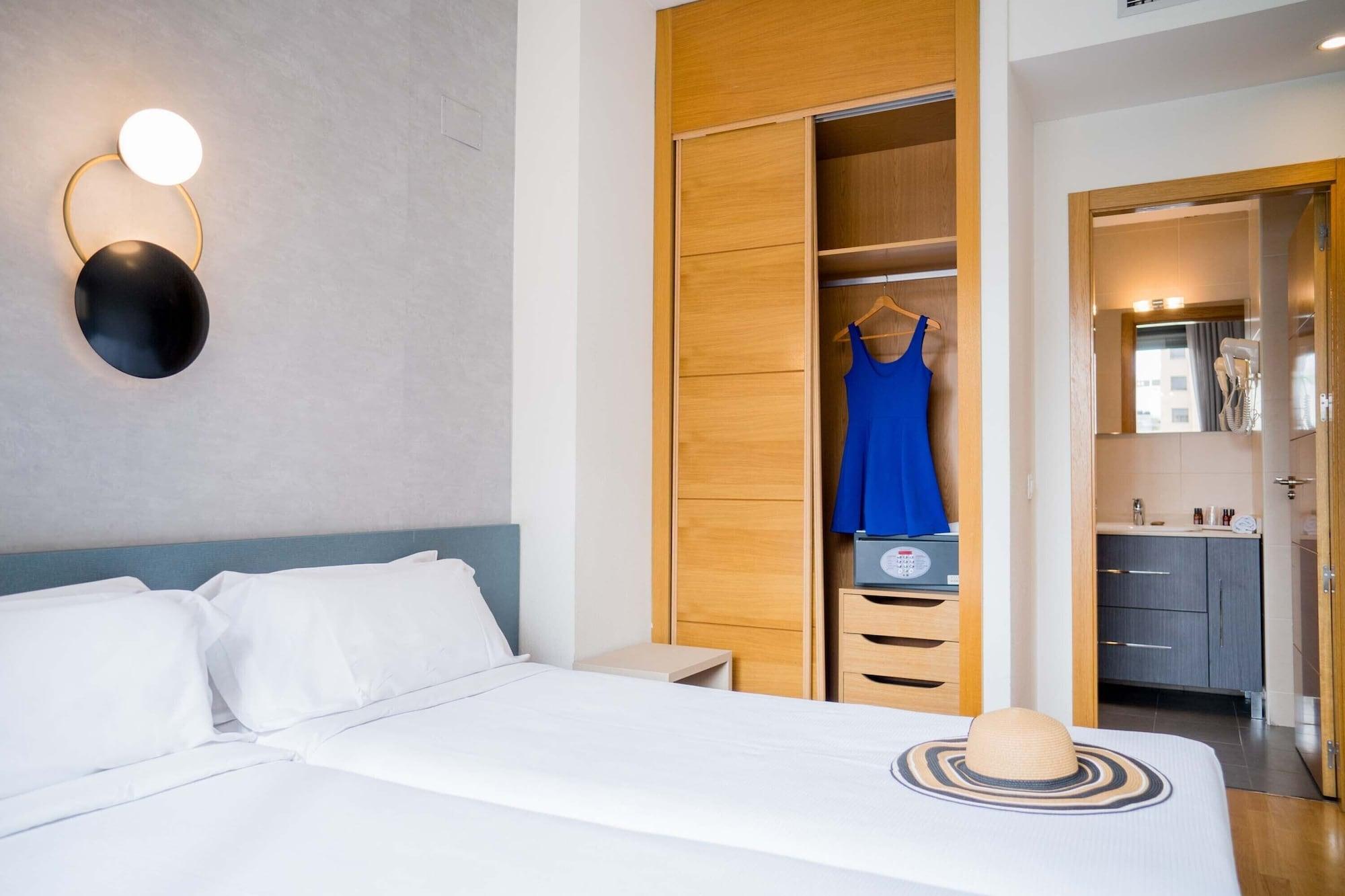 Compostela Suites Madrid Exterior photo